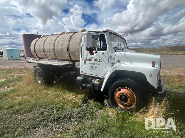 Image of International S1900 equipment image 2