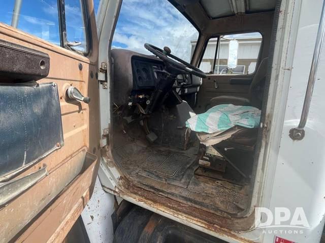 Image of International S1900 equipment image 4