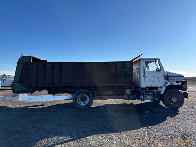 Image of International 2155 equipment image 3