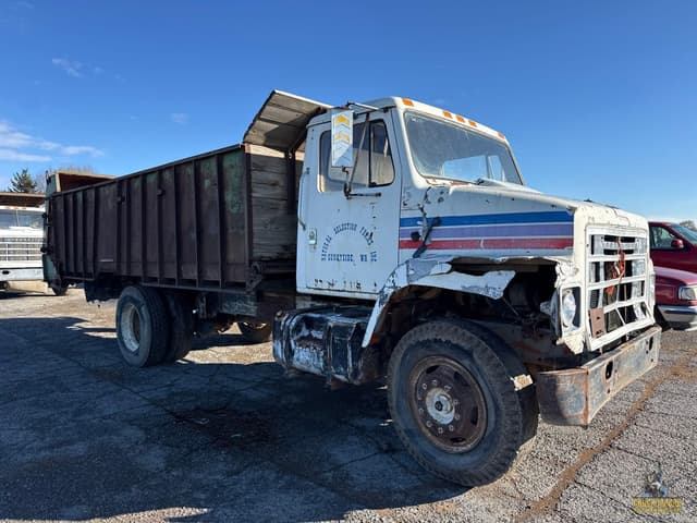 Image of International 2155 equipment image 4