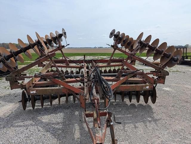 Image of International Harvester 475 equipment image 4