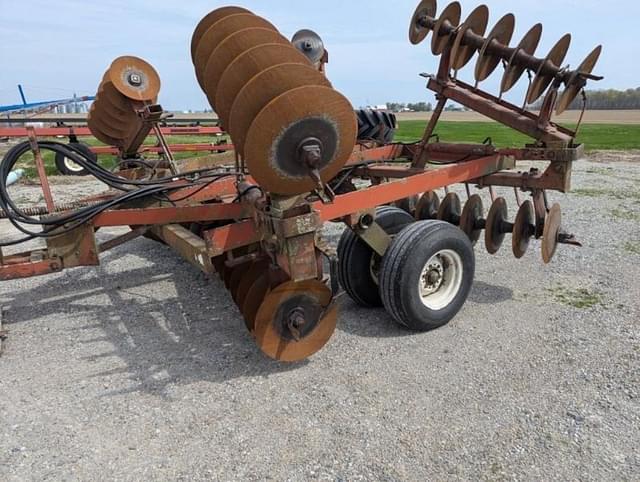 Image of International Harvester 475 equipment image 1