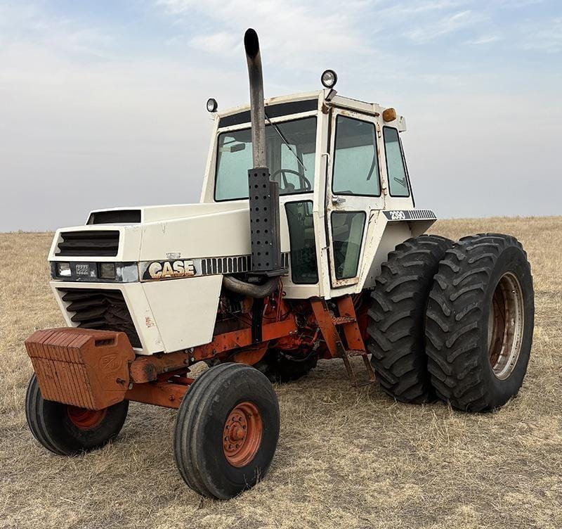 1982 J.I. Case 2390 Equipment Image0