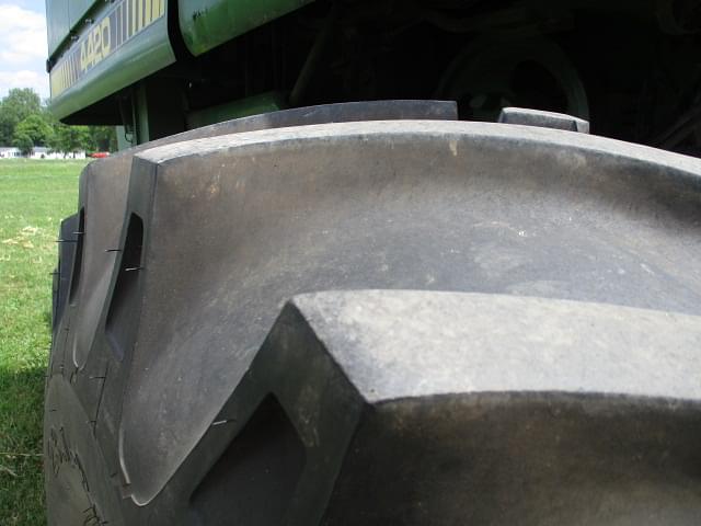 Image of John Deere 4420 equipment image 4