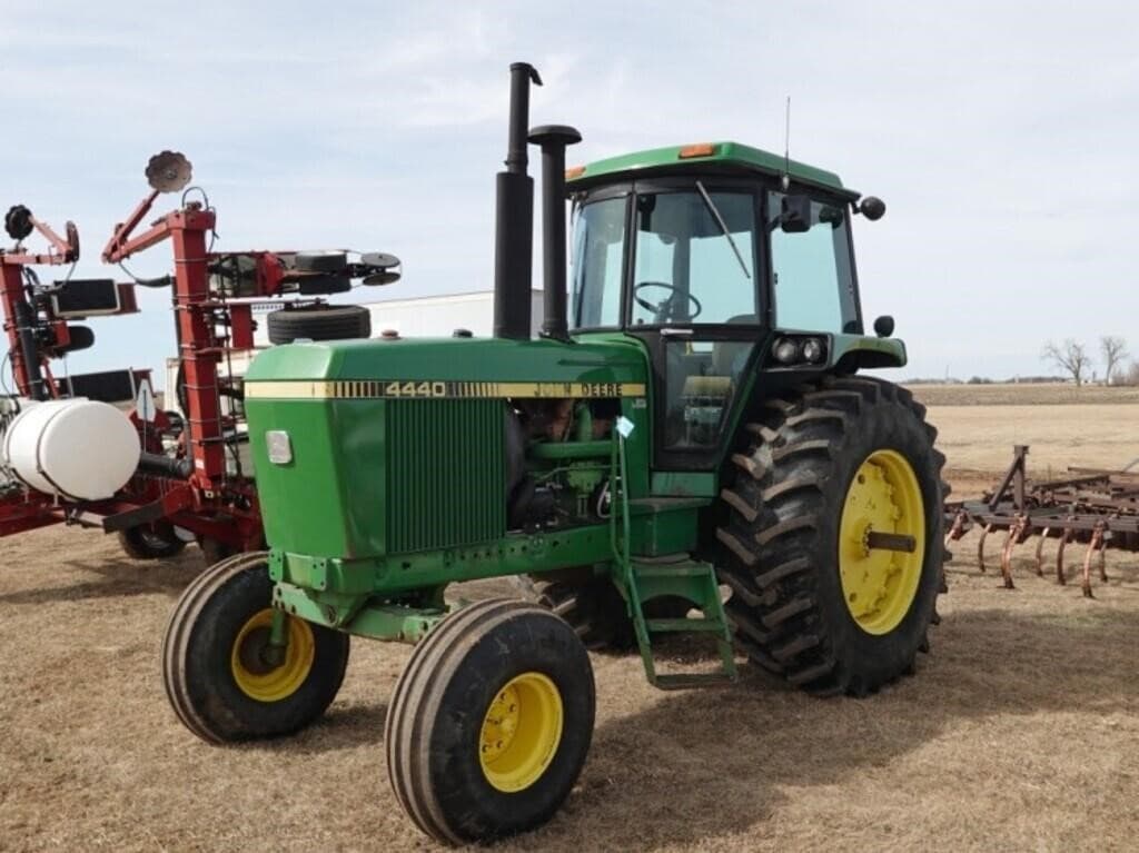 Image of John Deere 4440 Primary image