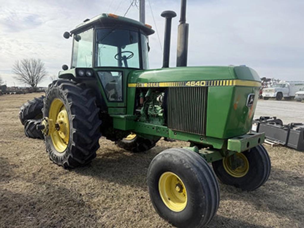 1982 John Deere 4640 Equipment Image0