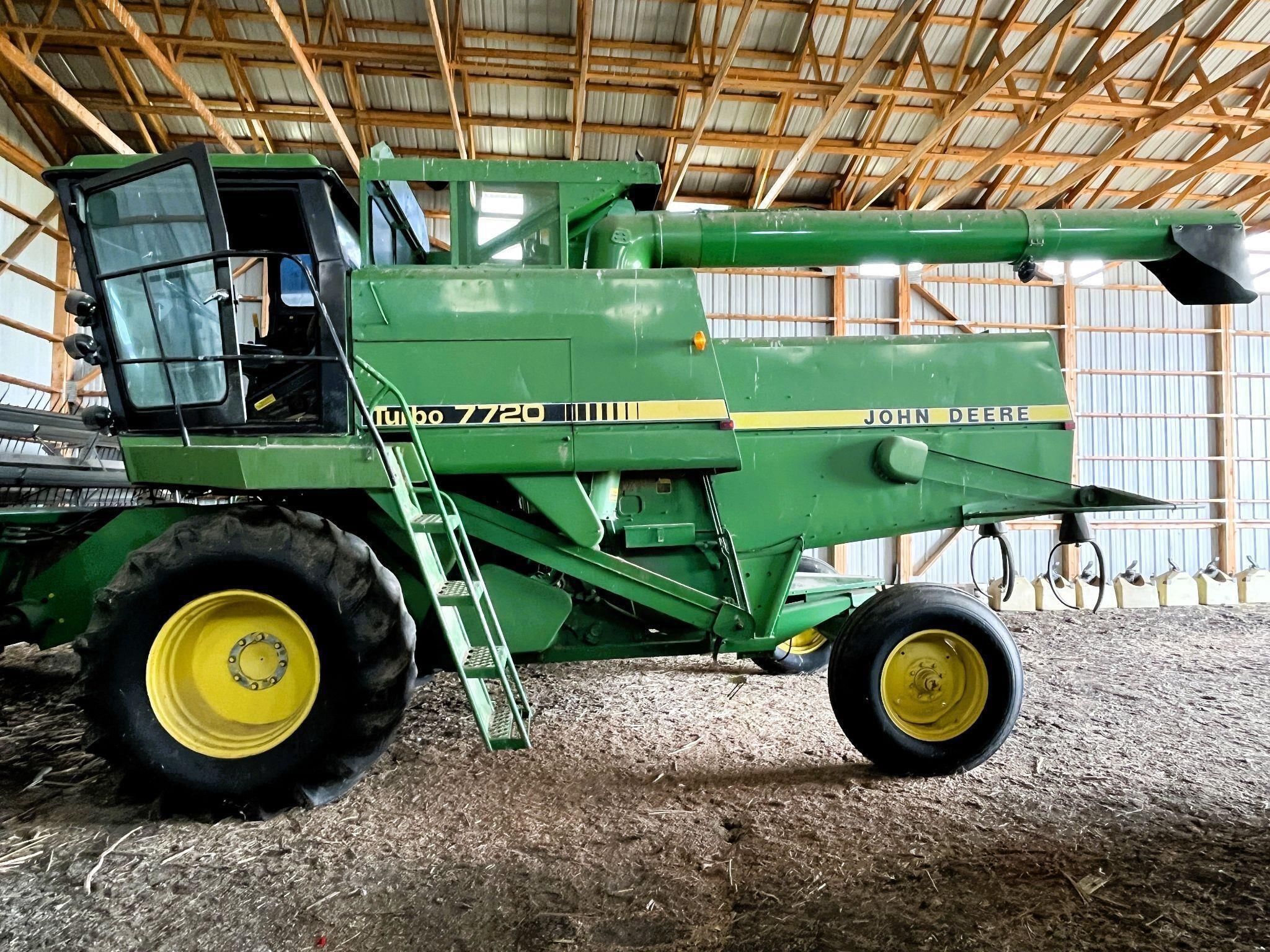 1982 John Deere 7720 Equipment Image0