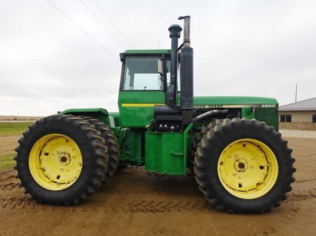 Image of John Deere 8650 equipment image 1