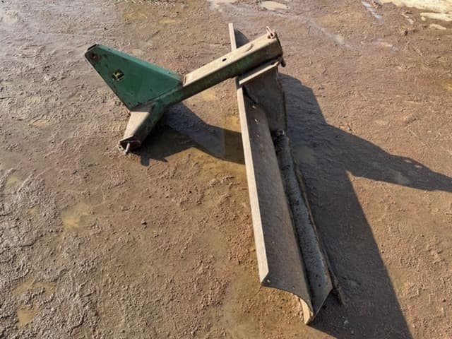 Image of John Deere 115 equipment image 1