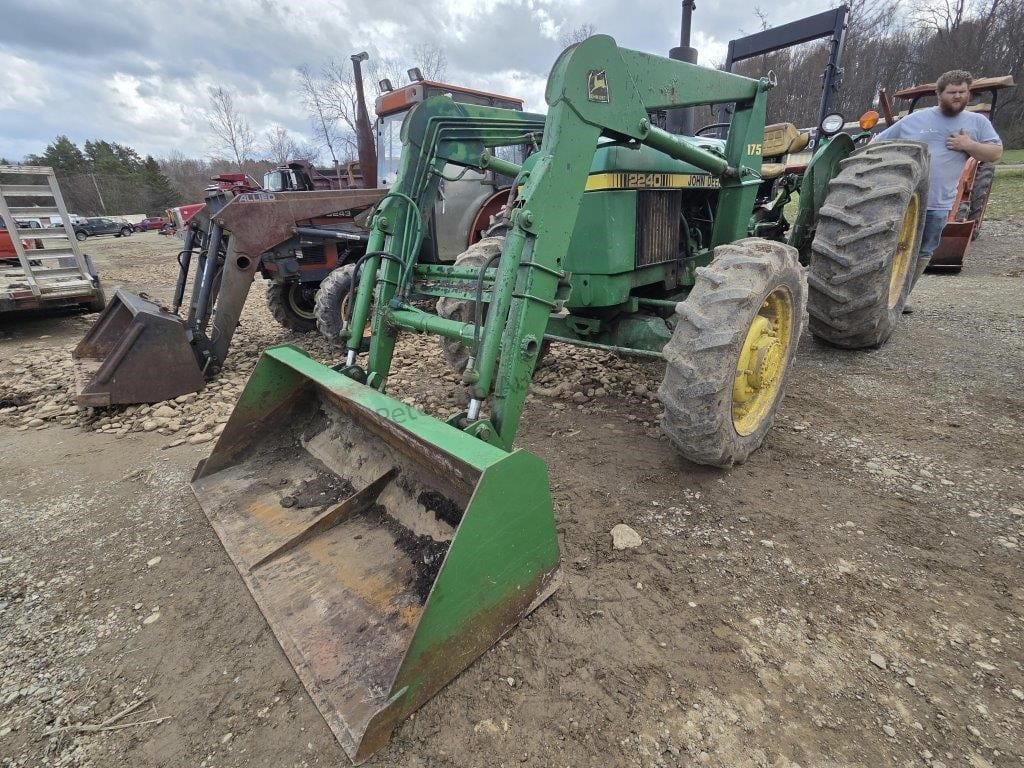 1982 John Deere 2240 Equipment Image0