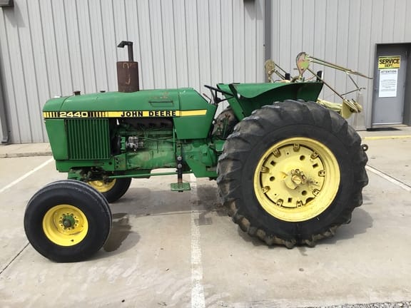 Main image John Deere 2440
