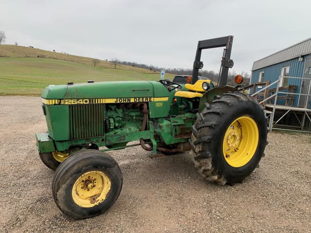 Image of John Deere 2640 equipment image 2