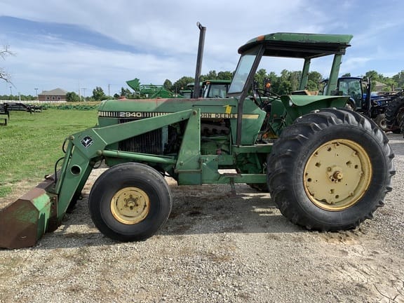 Main image John Deere 2940