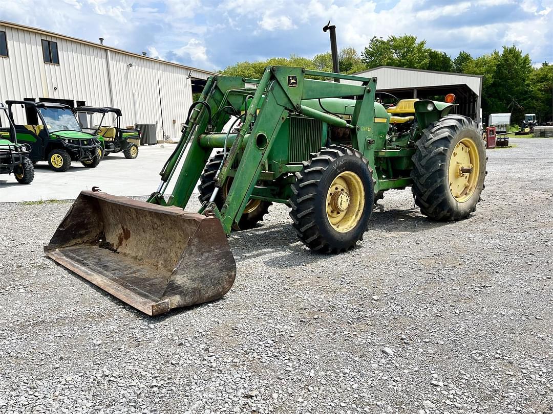 Image of John Deere 2940 Primary image