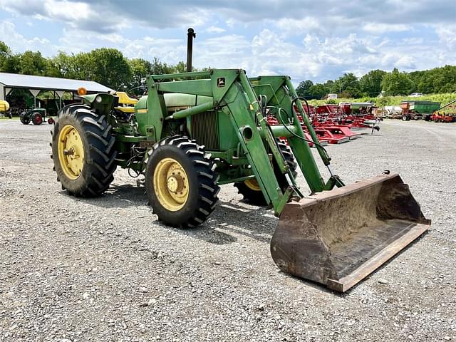 Image of John Deere 2940 equipment image 1