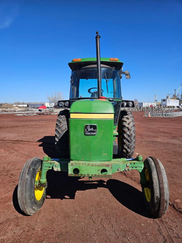 Image of John Deere 2940 equipment image 2