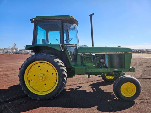 Image of John Deere 2940 equipment image 4