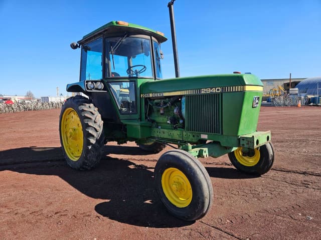 Image of John Deere 2940 equipment image 3