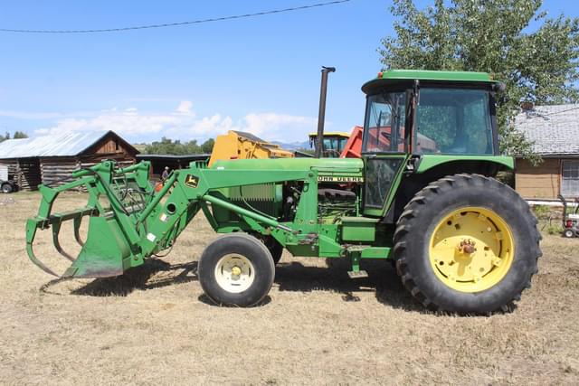 Image of John Deere 2940 equipment image 1