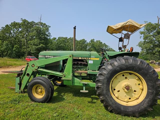 Image of John Deere 2940 equipment image 3