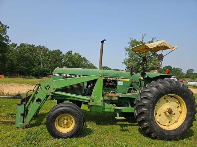 Image of John Deere 2940 equipment image 2