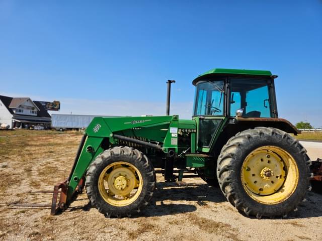 Image of John Deere 3140 equipment image 3