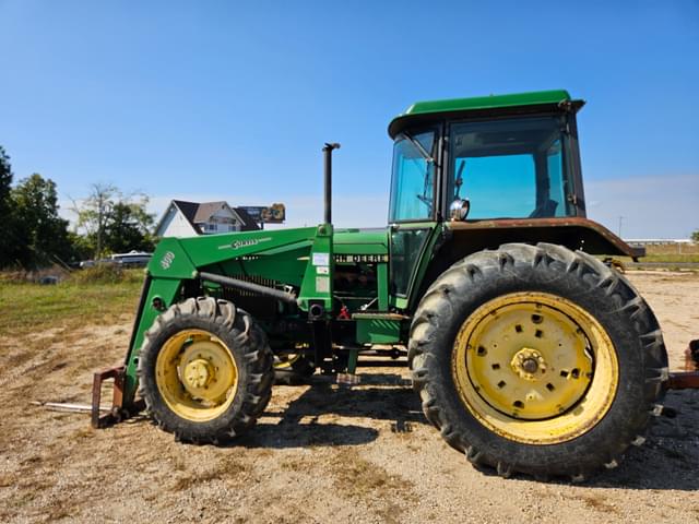 Image of John Deere 3140 equipment image 4