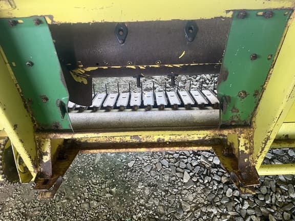 Image of John Deere 3960 equipment image 4