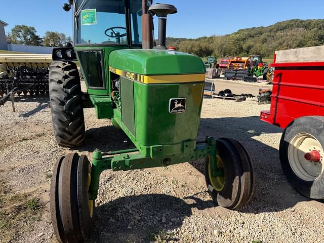Image of John Deere 4040 equipment image 1