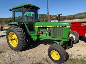 1982 John Deere 4040 Image