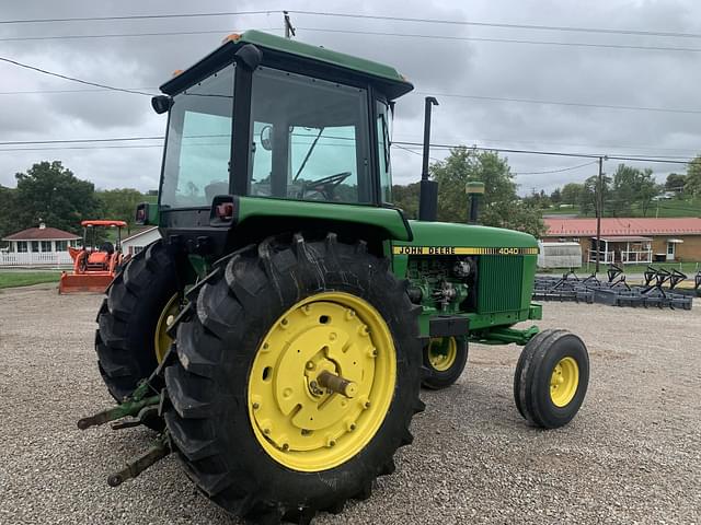 Image of John Deere 4040 equipment image 1