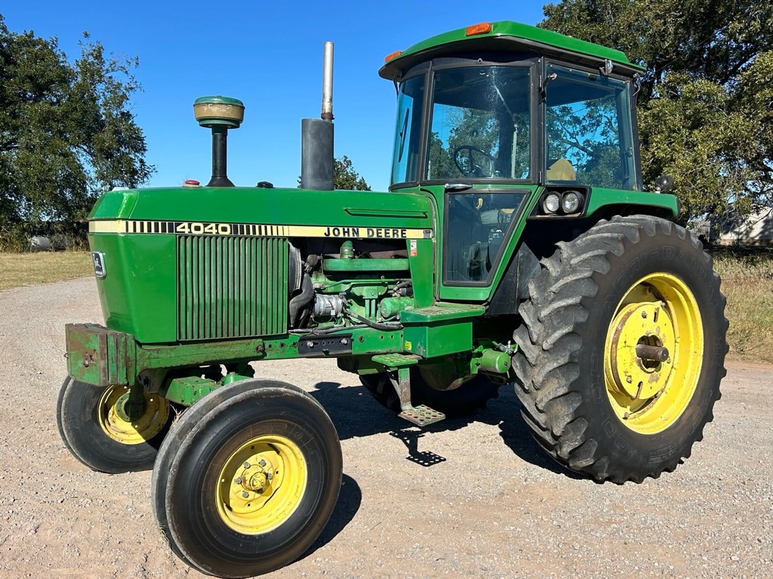 1982 John Deere 4040 Equipment Image0