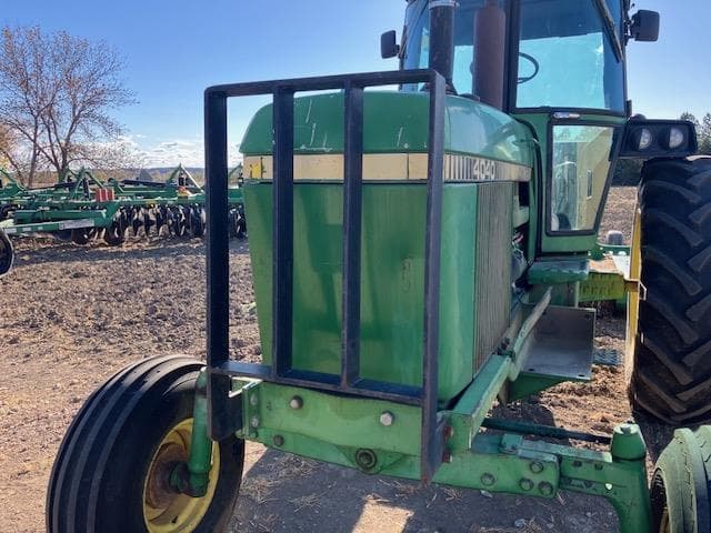 Image of John Deere 4040 equipment image 3