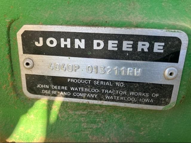 Image of John Deere 4040 equipment image 2