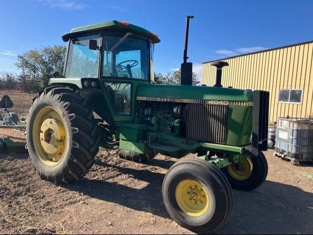 Image of John Deere 4040 Primary image
