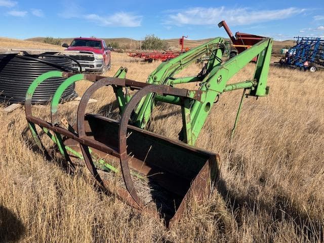 Image of John Deere 4040 equipment image 1