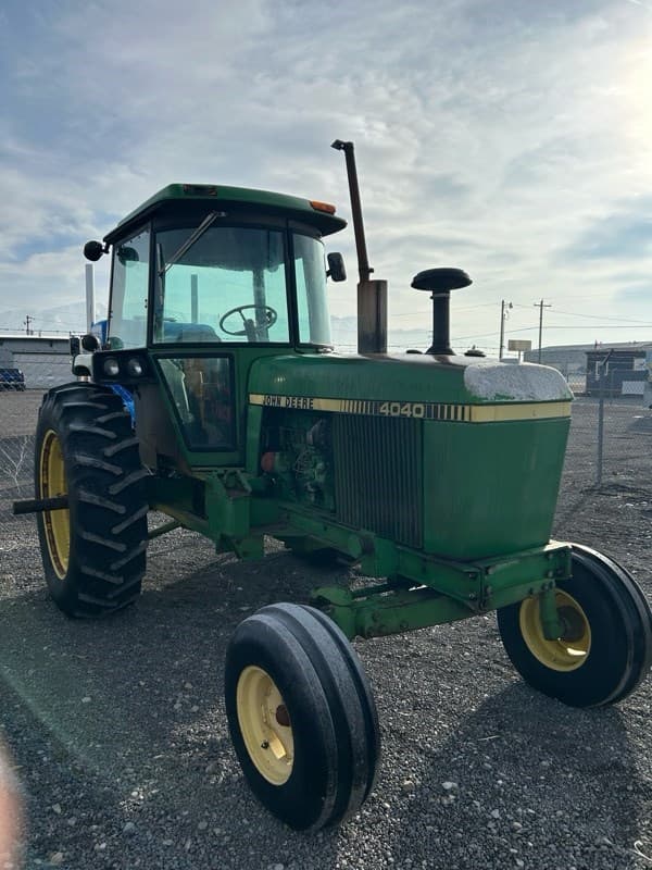 Image of John Deere 4040 equipment image 2