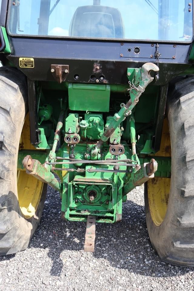 Image of John Deere 4040 equipment image 3