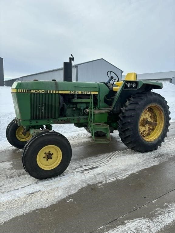 Image of John Deere 4040 equipment image 2