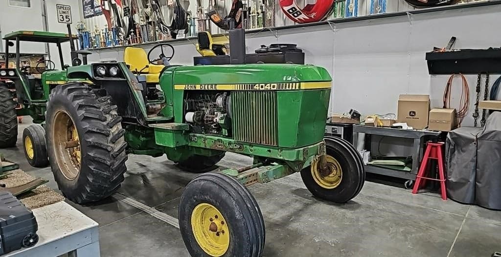 Image of John Deere 4040 Primary image