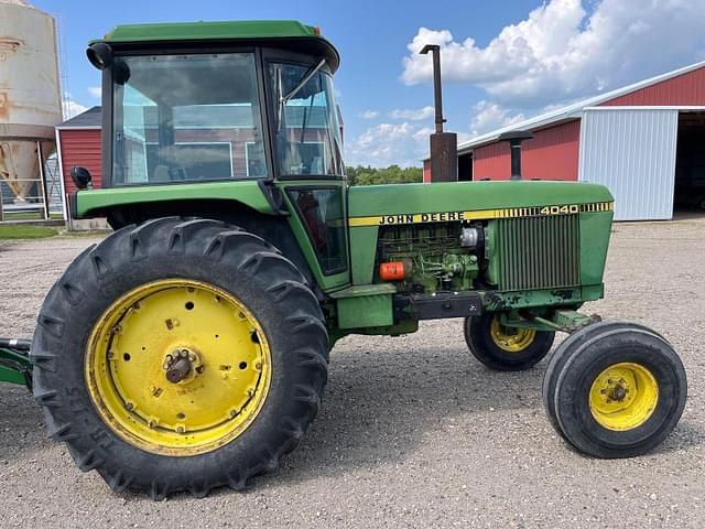 Image of John Deere 4040 equipment image 4