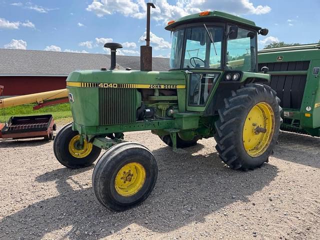Image of John Deere 4040 equipment image 1
