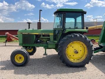 Main image John Deere 4040