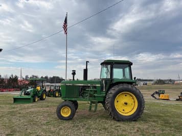 Main image John Deere 4240
