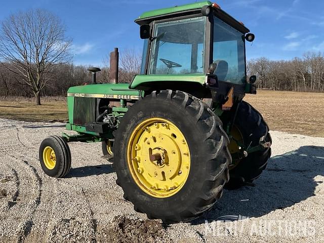 Image of John Deere 4240 equipment image 2