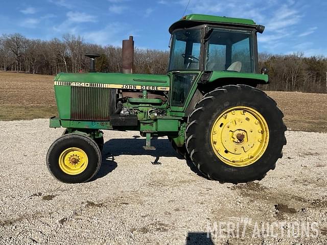 Image of John Deere 4240 equipment image 1