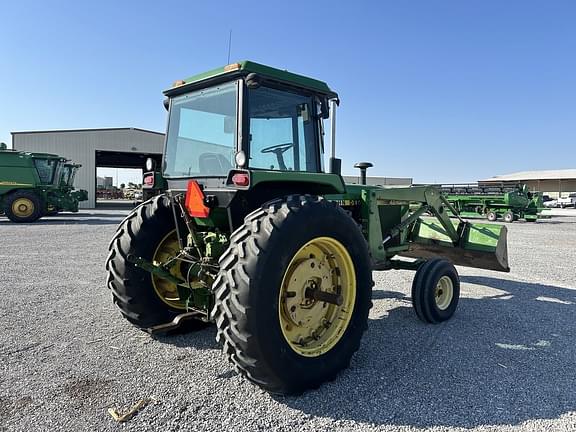 Image of John Deere 4240 equipment image 4