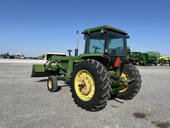 Image of John Deere 4240 equipment image 2