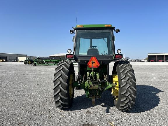 Image of John Deere 4240 equipment image 3