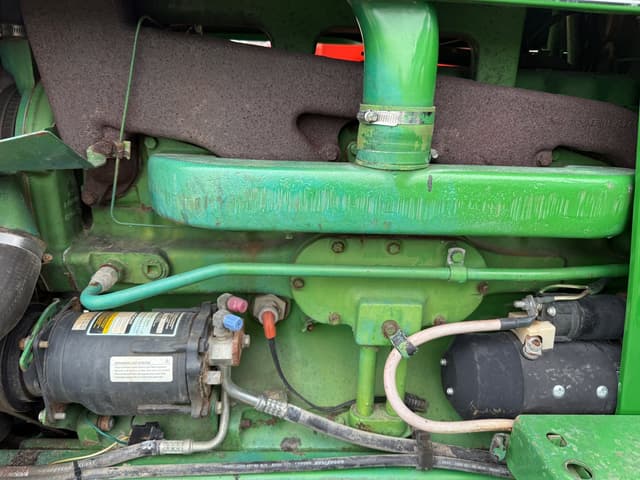 Image of John Deere 4240 equipment image 3